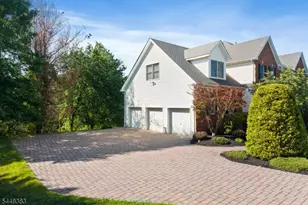 93 Hills Dr, Montgomery Township, NJ 08502 - Photo 2