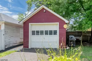 434 E 3rd Ave, Roselle, NJ 07203 - Photo 30