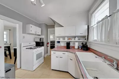 434 E 3rd Ave, Roselle, NJ 07203 - Photo 14