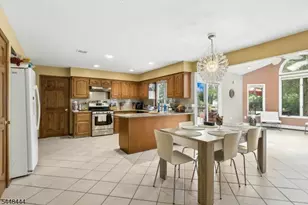 40 Vista Dr, Marlboro Township, NJ 07751 - Photo 10