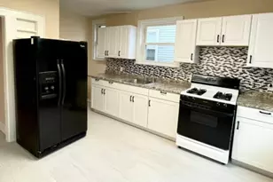 16 Hazel Pl, Irvington, NJ 07111 - Photo 2
