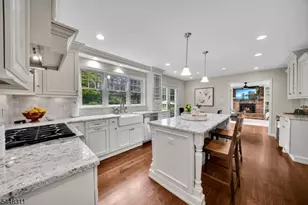 5 Fieldstone Dr, Clinton Township, NJ 08833 - Photo 4