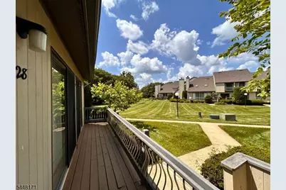 28 Spencer St, Franklin Township, NJ 08873 - Photo 2