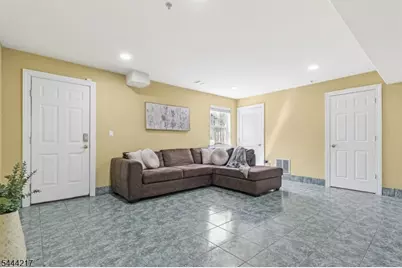 1366 Genovese Ln, Rahway, NJ 07065 - Photo 32