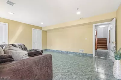 1366 Genovese Ln, Rahway, NJ 07065 - Photo 34
