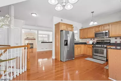 1366 Genovese Ln, Rahway, NJ 07065 - Photo 10