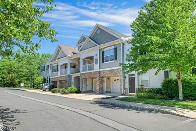 905 Brook Hollow Dr #905, Hanover Township, NJ 07981 - Photo 2