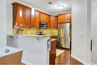905 Brook Hollow Dr #905, Hanover Township, NJ 07981 - Photo 10