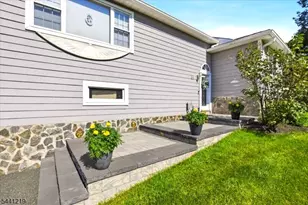 66 Minnisink Rd, Jefferson Township, NJ 07849 - Photo 2