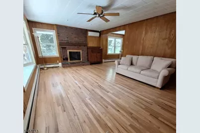 438 Longview Dr, Hampton Township, NJ 07860 - Photo 2