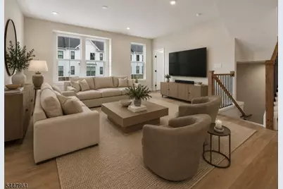 18 Lafayette Ln, Montville Township, NJ 07082 - Photo 2