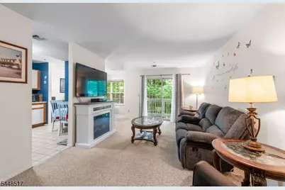 63 Autumn Ct, Roxbury Township, NJ 07852 - Photo 4