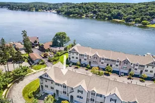 33 Catamaran Ct, Mount Arlington, NJ 07856 - Photo 2