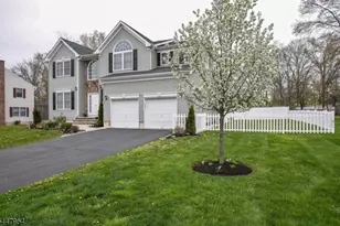 94 Pearl St, Bridgewater, NJ 08807 - Photo 2