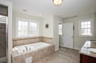 94 Pearl St, Bridgewater, NJ 08807 - Photo 16