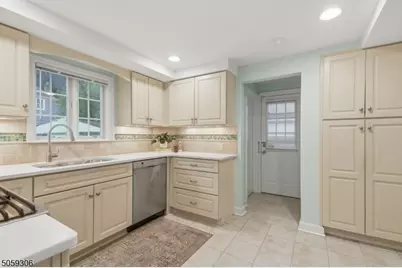10 College Ave, Montclair, NJ 07043 - Photo 8