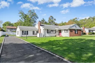 217 Robin Hood Rd, Mountainside, NJ 07092 - Photo 2