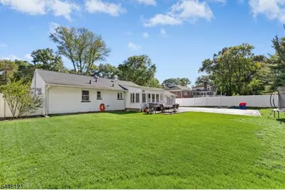 217 Robin Hood Rd, Mountainside, NJ 07092 - Photo 28