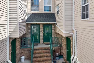202 Rhoads Dr, Montgomery Township, NJ 08502 - Photo 4