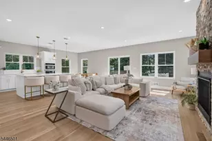 43 Oakwood Ave, Livingston, NJ 07039 - Photo 6
