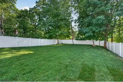 43 Oakwood Ave, Livingston, NJ 07039 - Photo 40