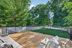 43 Oakwood Ave, Livingston, NJ 07039 - Photo 38