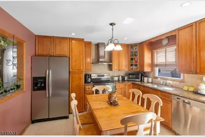 641 Palisade Rd, Union Township, NJ 07083 - Photo 10