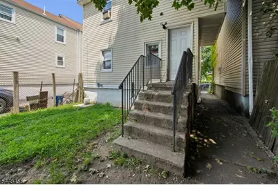 218 Wallace St, Orange, NJ 07050 - Photo 20
