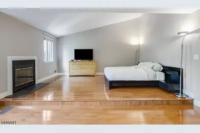 9 Queensbridge Dr, East Hanover Township, NJ 07936 - Photo 20