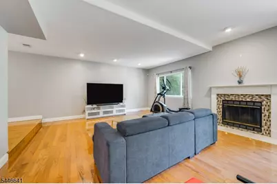 9 Queensbridge Dr, East Hanover Township, NJ 07936 - Photo 1