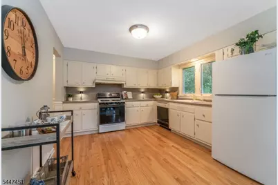 2 Glenway Dr, Raritan Township, NJ 08822 - Photo 8