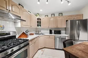 19 Maple Ln, Mount Arlington, NJ 07856 - Photo 8