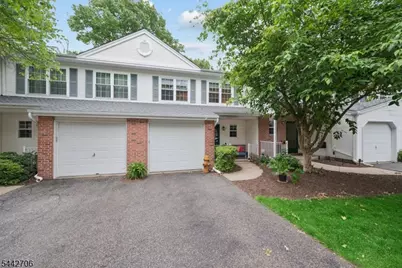 19 Maple Ln, Mount Arlington, NJ 07856 - Photo 4