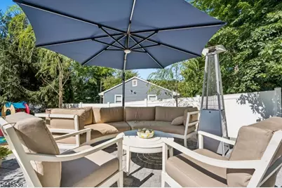 26 Oak St, Bloomingdale, NJ 07403 - Photo 20
