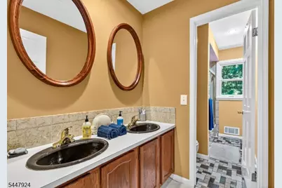 954 Iron Bridge Rd, Bethlehem Township, NJ 08802 - Photo 24