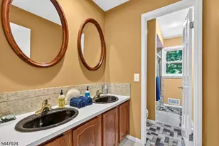 954 Iron Bridge Rd, Bethlehem Township, NJ 08802 - Photo 24