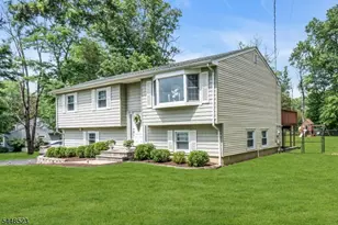 946 Country Club Rd, Bridgewater Twp., NJ 08807 - Photo 2