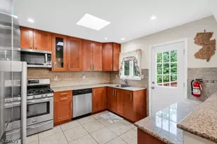 946 Country Club Rd, Bridgewater Twp., NJ 08807 - Photo 16