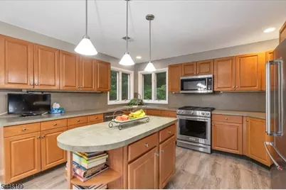 18 Jacobs Ln, Scotch Plains Township, NJ 07076 - Photo 10