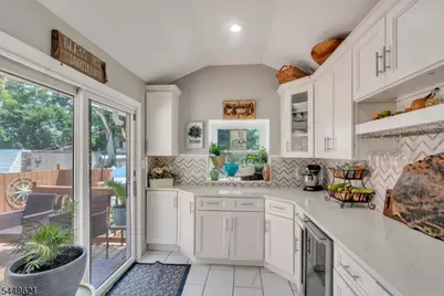 18 N 8th St, Paterson, NJ 07522 - Photo 16
