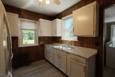 304 E Elm St, Linden, NJ 07036 - Photo 16