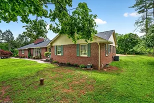 155 Orchard Rd, Montgomery Township, NJ 08558 - Photo 2