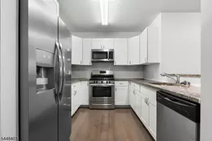 90 Clinton Ave, Newark, NJ 07114 - Photo 4
