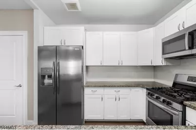 90 Clinton Ave #407, Newark, NJ 07114 - Photo 6