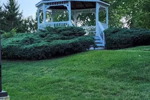 11 Burlington Ct, Hamburg, NJ 07419 - Photo 10