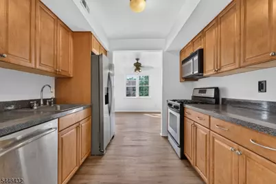 204C Sierra Ct, Woodbridge Township, NJ 07095 - Photo 6