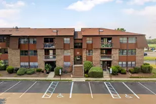 204C Sierra Ct, Woodbridge Township, NJ 07095 - Photo 1