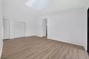 204C Sierra Ct, Woodbridge Township, NJ 07095 - Photo 2