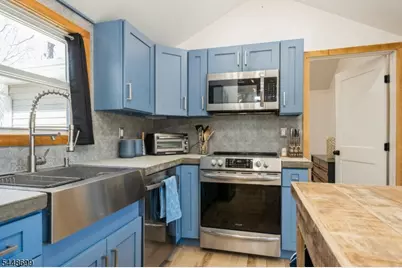 100 Poplar Ln, Vernon, NJ 07422 - Photo 4