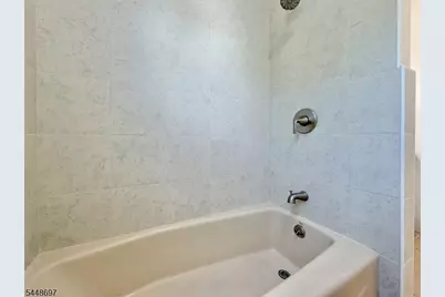 220 Astoria Pl #2, Union Township, NJ 07083 - Photo 16